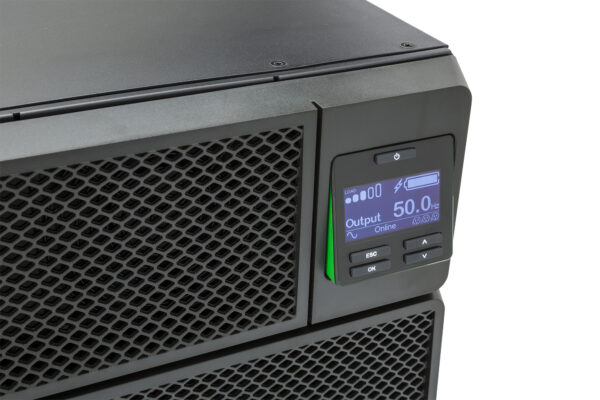 22768052_4228386236.jpg APC Smart-UPS On-Line SRT6KRMXLI - 6kW/VA, 6x C13 + 4x C19 + hardwire 1 phase output, rack mountable, Embedded NMC