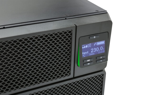 22768052_8860867883.jpg APC Smart-UPS On-Line SRT6KRMXLI - 6kW/VA, 6x C13 + 4x C19 + hardwire 1 phase output, rack mountable, Embedded NMC