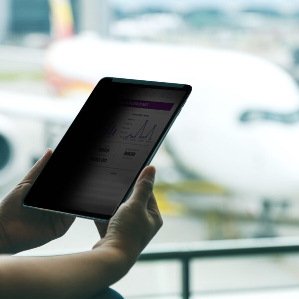 468fe0f75cb36e774469792d30c968ef.jpg StarTech.com 4-Way Privacy Screen For 12.9-inch iPad Pro, 3rd Gen and Up, For Portrait/Landscape, Touch-Enabled, +/- 30 Deg. View, Blocks up to 51% Blue Light, Matte