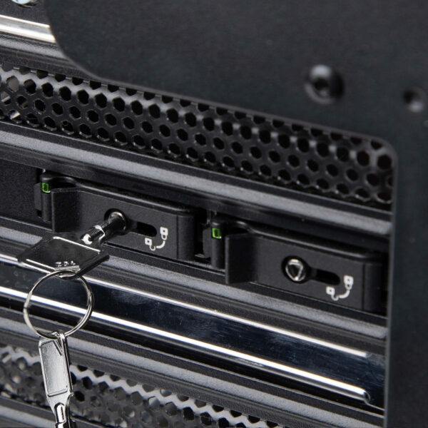 595b90a80ee211e0583347680d9e8e6394370474.jpg StarTech.com TR-M2-REMOVABLE-PCIE drive bay panel Storage drive tray Black, Silver