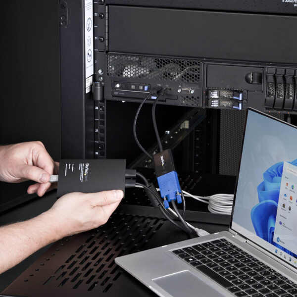 5fa288b0d9c0448605ea7af785febb71c95f3889.jpg StarTech.com Portable Laptop Crash Cart Adapter, USB/VGA/Mini DisplayPort KVM Console, File Transfer and Video Capture, TAA Compliant