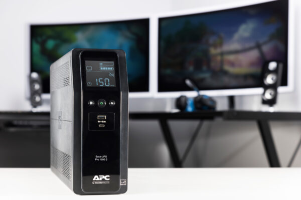 APC Back-UPS Pro, 1600VA/960W, Tower, 230V, 8x IEC C13 outlets, Sine Wave, AVR, USB Type A + C ports, LCD, User Replaceable Battery