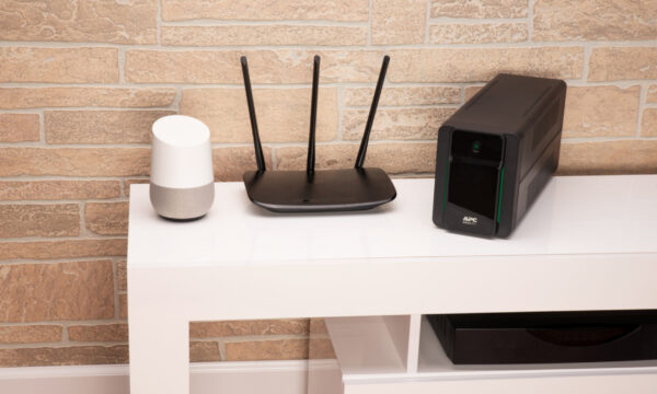 85903566_7358558668.jpg APC Back-UPS, 1600VA, Tower, 230V, 4x CEE 7/5 French Schuko outlets, AVR