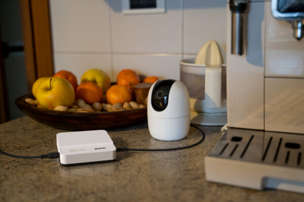 APC mini UPS CP12036LI - Emergency power supply 12Vdc, 36W, Li-ion, protects WiFi, Routers, IP cameras, etc