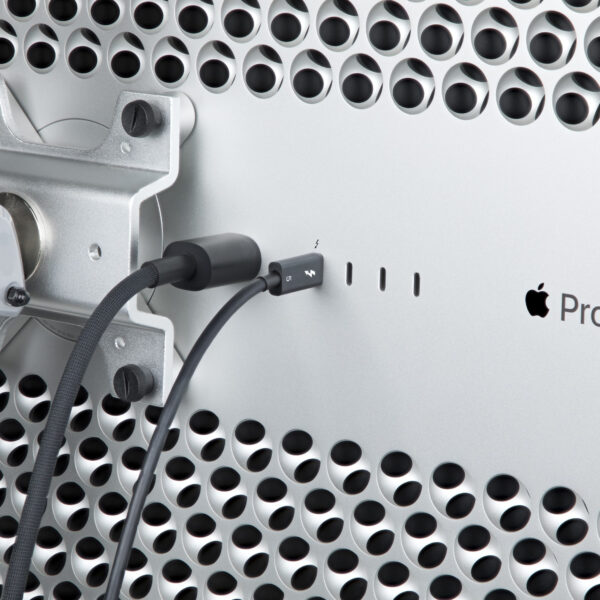 StarTech.com 1.5ft (50cm) Thunderbolt 5 Cable, 80Gbps/Up to 120Gbps, 240W PD, 8K 60Hz, Certified Thunderbolt Cable - Compatible w/Thunderbolt 4/USB4/USB-C